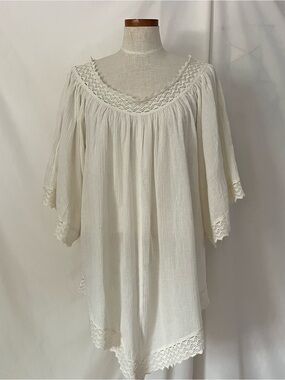 Renaissance era Roaman’s Cream lace trim lagenlook blouse plus size 14 EUC